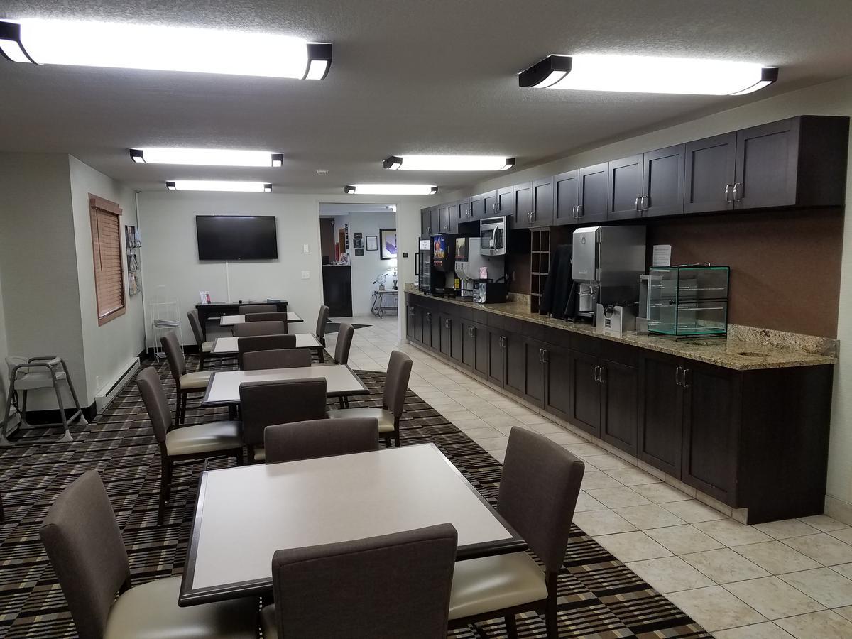 Americas Best Value Inn And Suites Bismarck Exterior foto