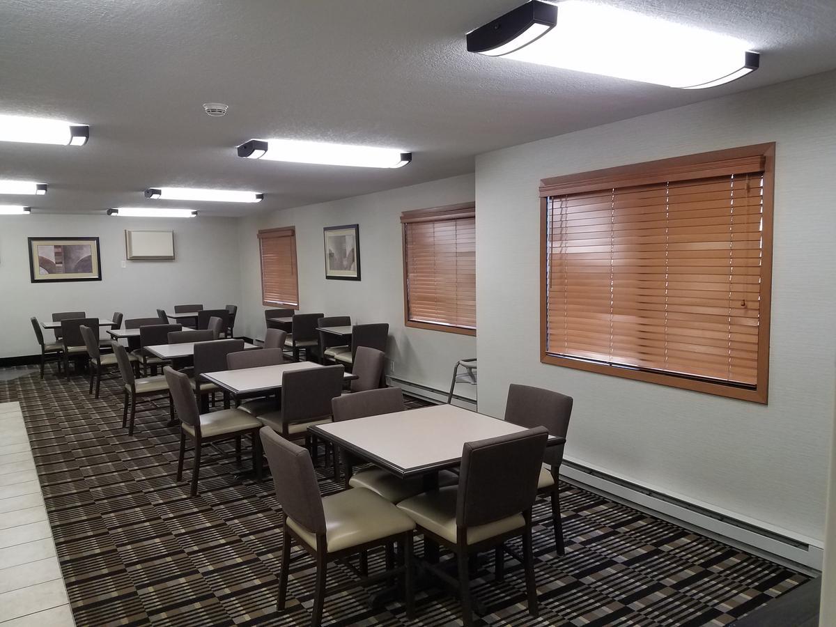 Americas Best Value Inn And Suites Bismarck Exterior foto